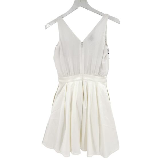 BEBE Mini Dress Size 0 White Fit Flare Pockets Silver Grommet Accents Rhinestone - Picture 4 of 9